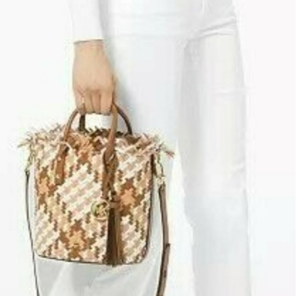 MICHAEL Michael Kors Marley Medium Leather Bucket Messenger Bag - Picture 2 of 7